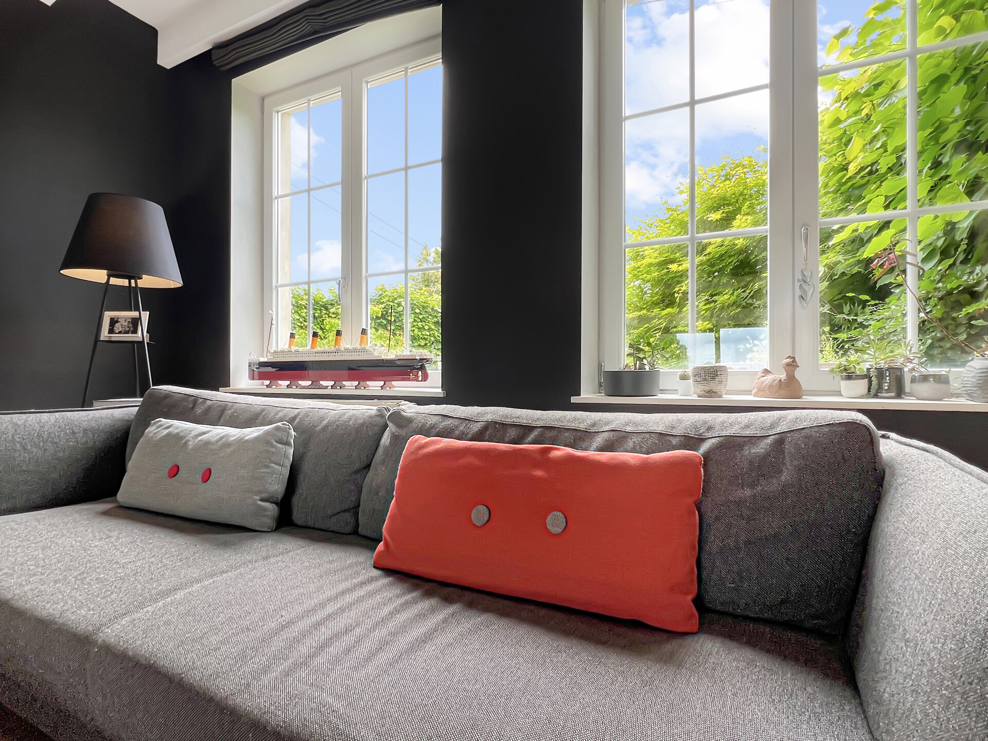acc5d84005ea48cab5b609a121b67883.jpg