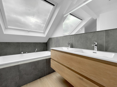 43e3cc7f374b469781477386c2fa7736.jpg
